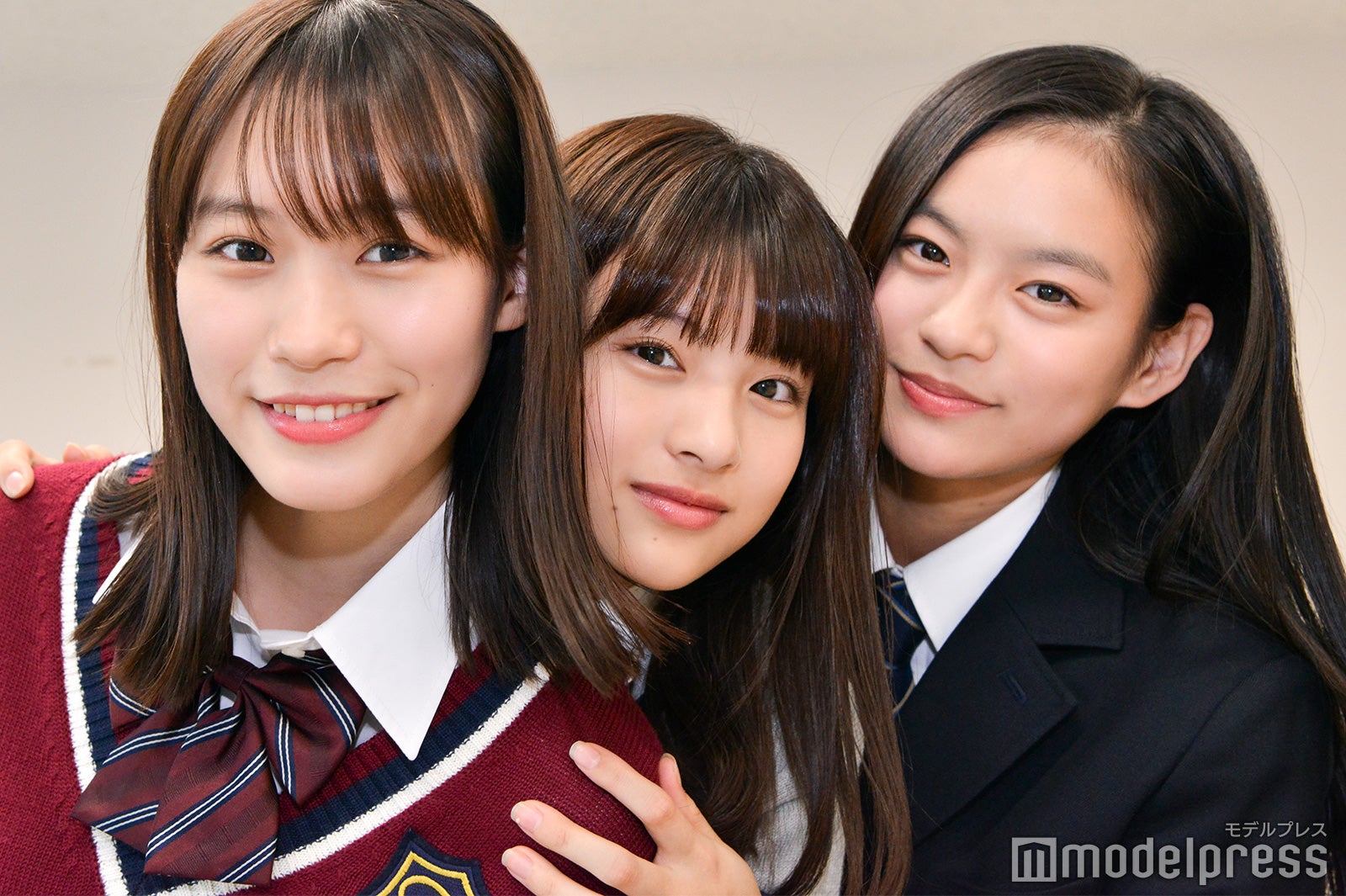 （左から）南沙良、出口夏希、永瀬莉子 （C）モデルプレス