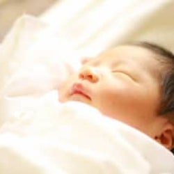 え 生後すぐの女の子のおまたに白いカス その正体とは 体験談 モデルプレス