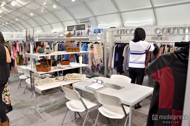 「LUCCA COUTURE」ブースの様子(「MAGIC」2013S/Sにて)