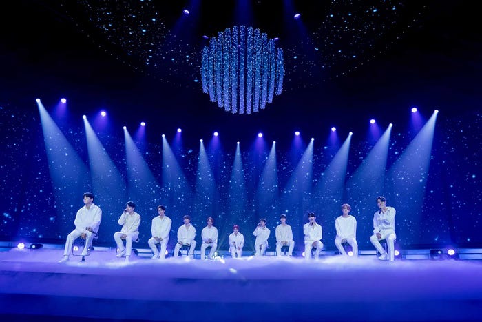 「JO1 Live Streaming Concert 『STARLIGHT DELUXE』」(C)LAPONE ENTERTAINMENT