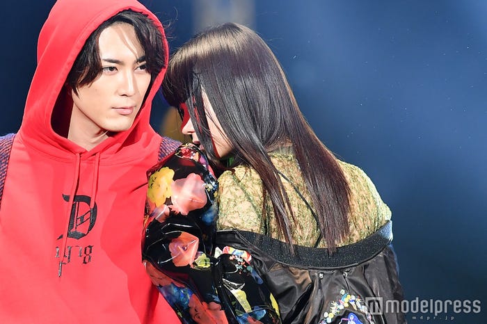 間宮祥太朗、池田エライザ (C)モデルプレス