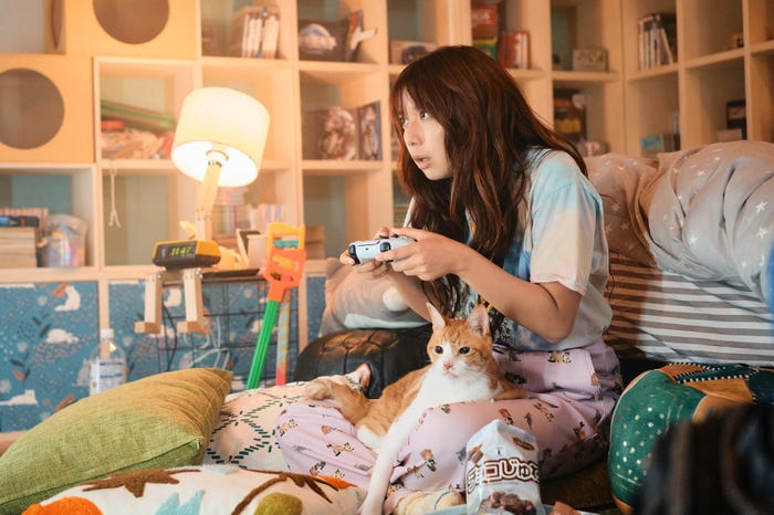 上白石萌歌(C)2025「ロマンティック・キラー」製作委員会(C)百世渡/集英社