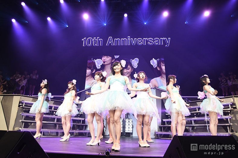 「AKB48リクエストアワーセットリストベスト1035 2015」22日公演より（C）AKS