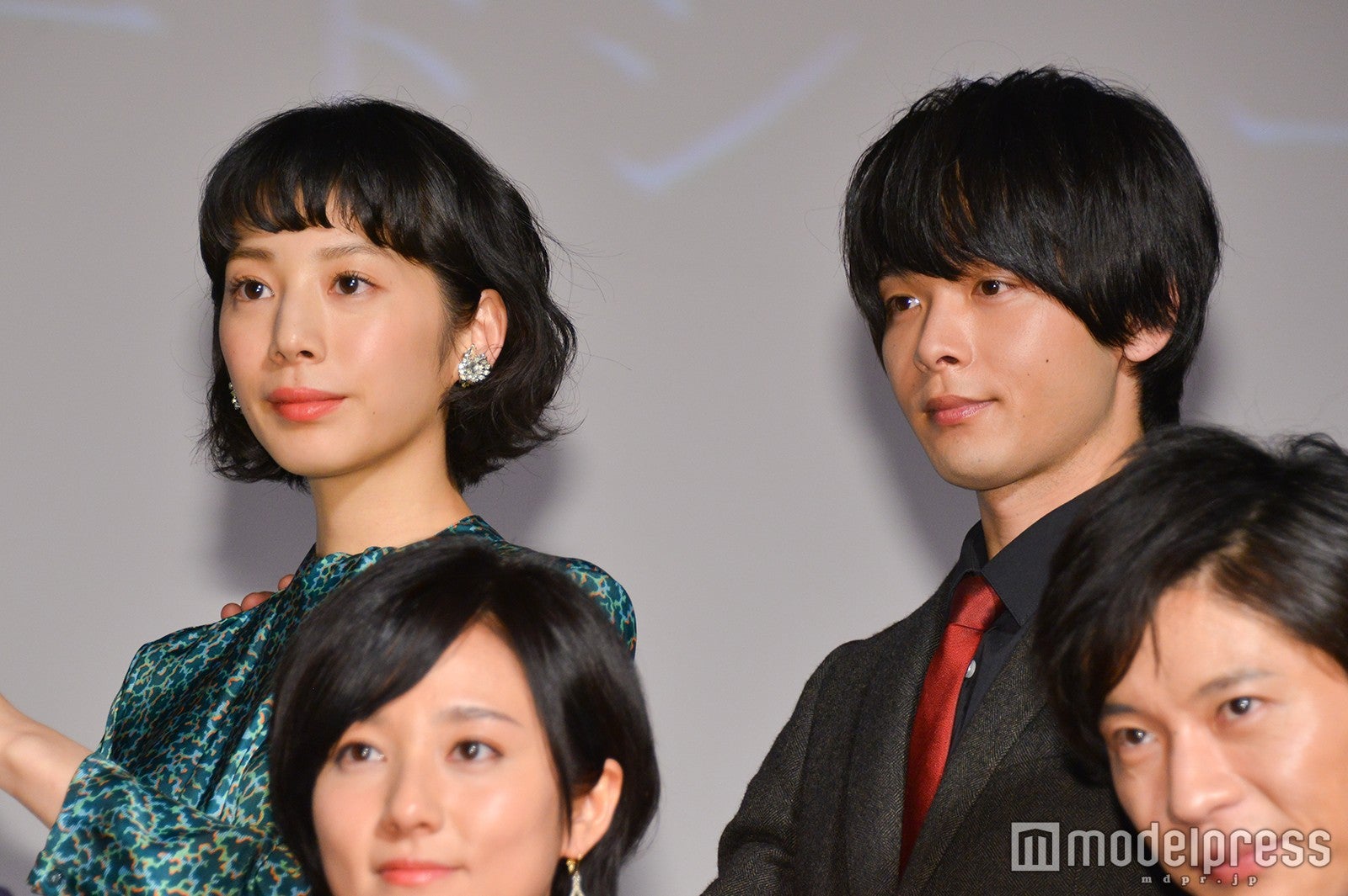 実希とクズケン／夏帆、中村倫也（C）モデルプレス