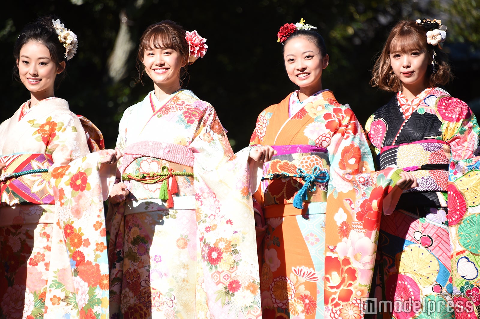 井本彩花、尾碕真花、川瀬莉子、藤田ニコル （C）モデルプレス