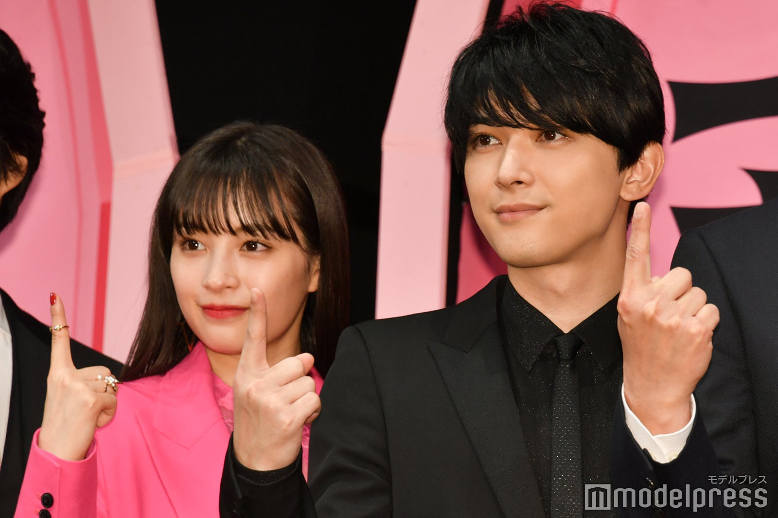 広瀬すず、吉沢亮 （C）モデルプレス