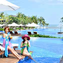 開放的なプールサイドでココロとカラダを解き放つ/ヴィンパールラグジュアリーダナン