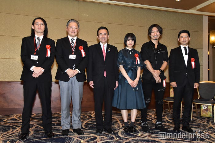 委嘱式(C)モデルプレス