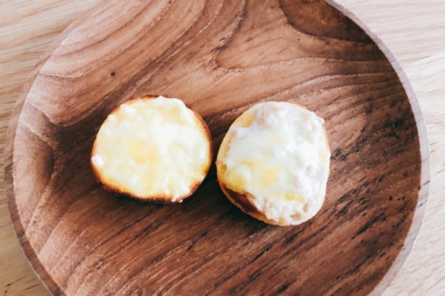 成城石井のたまごぱんにチーズトッピングしたもの