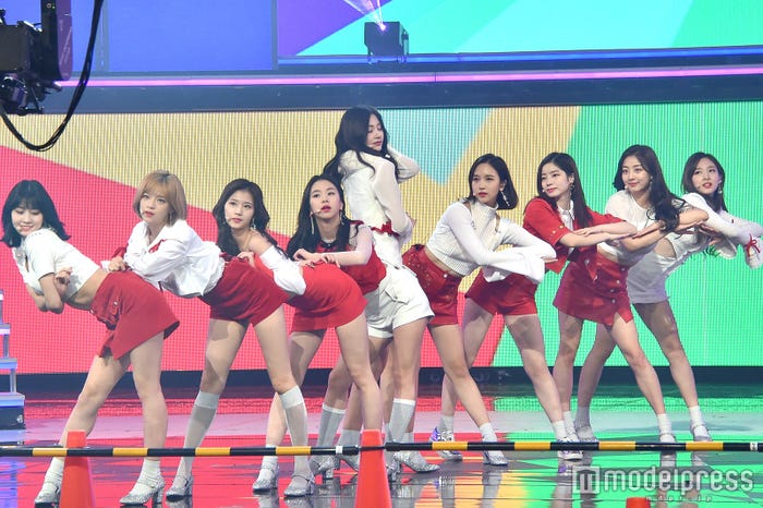 TWICE(C)モデルプレス
