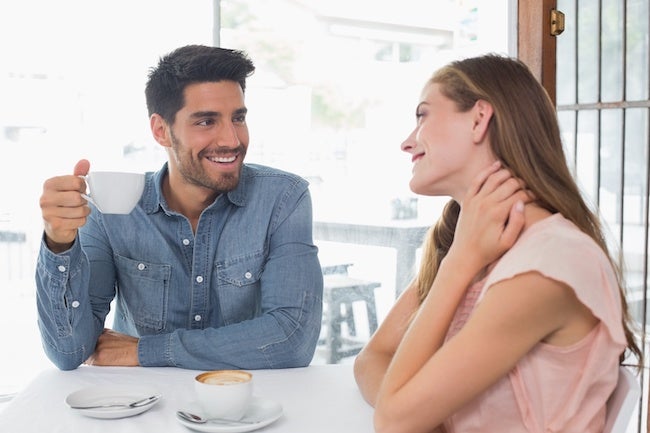 お喋り上手は愛される！男性ウケの良いモテる女性の会話術