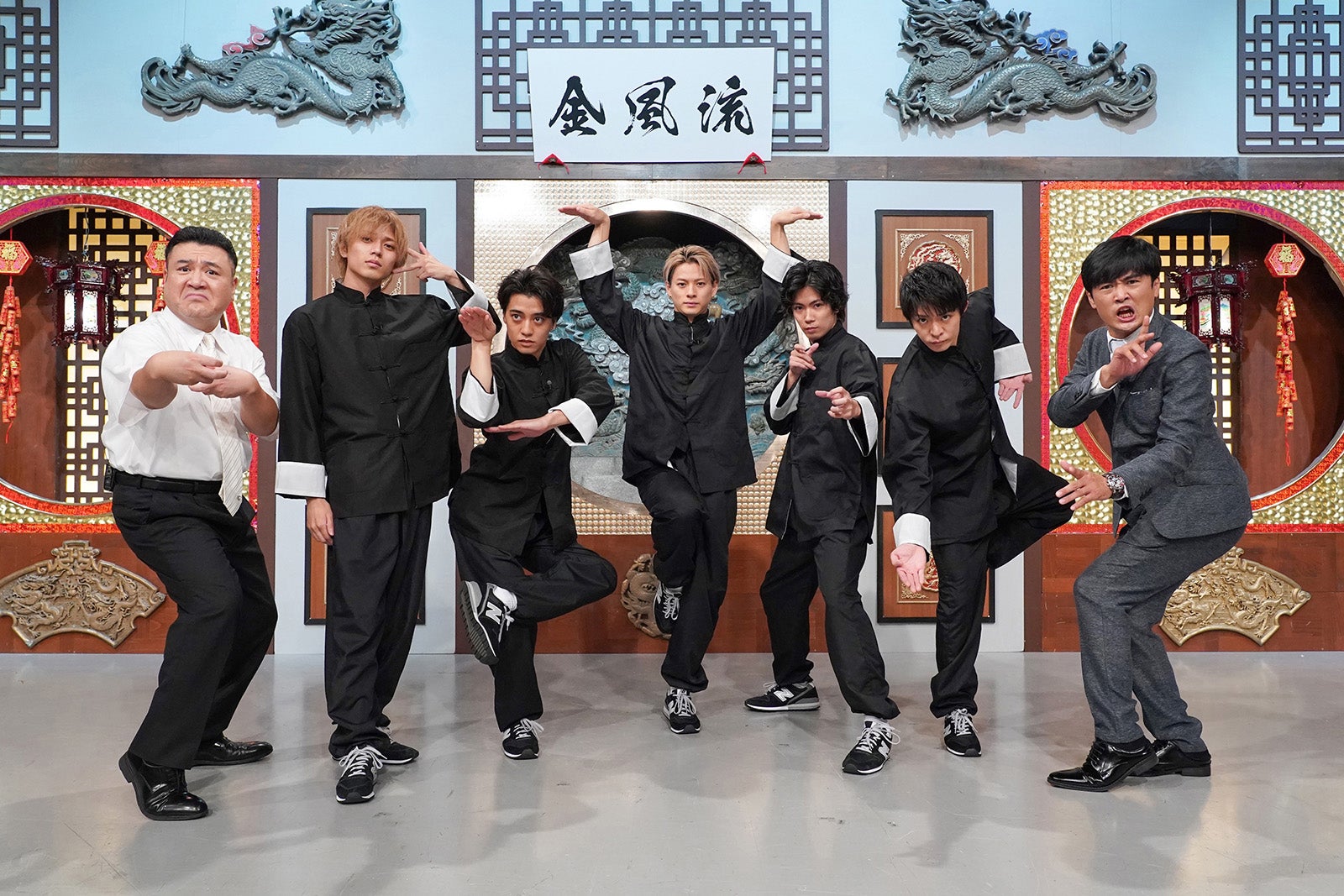 King ＆ Prince、チャイナ服姿で「ジャッキー・チェン選手権」開幕 嵐・二宮和也＆KAT-TUN中丸雄一再び乱入も