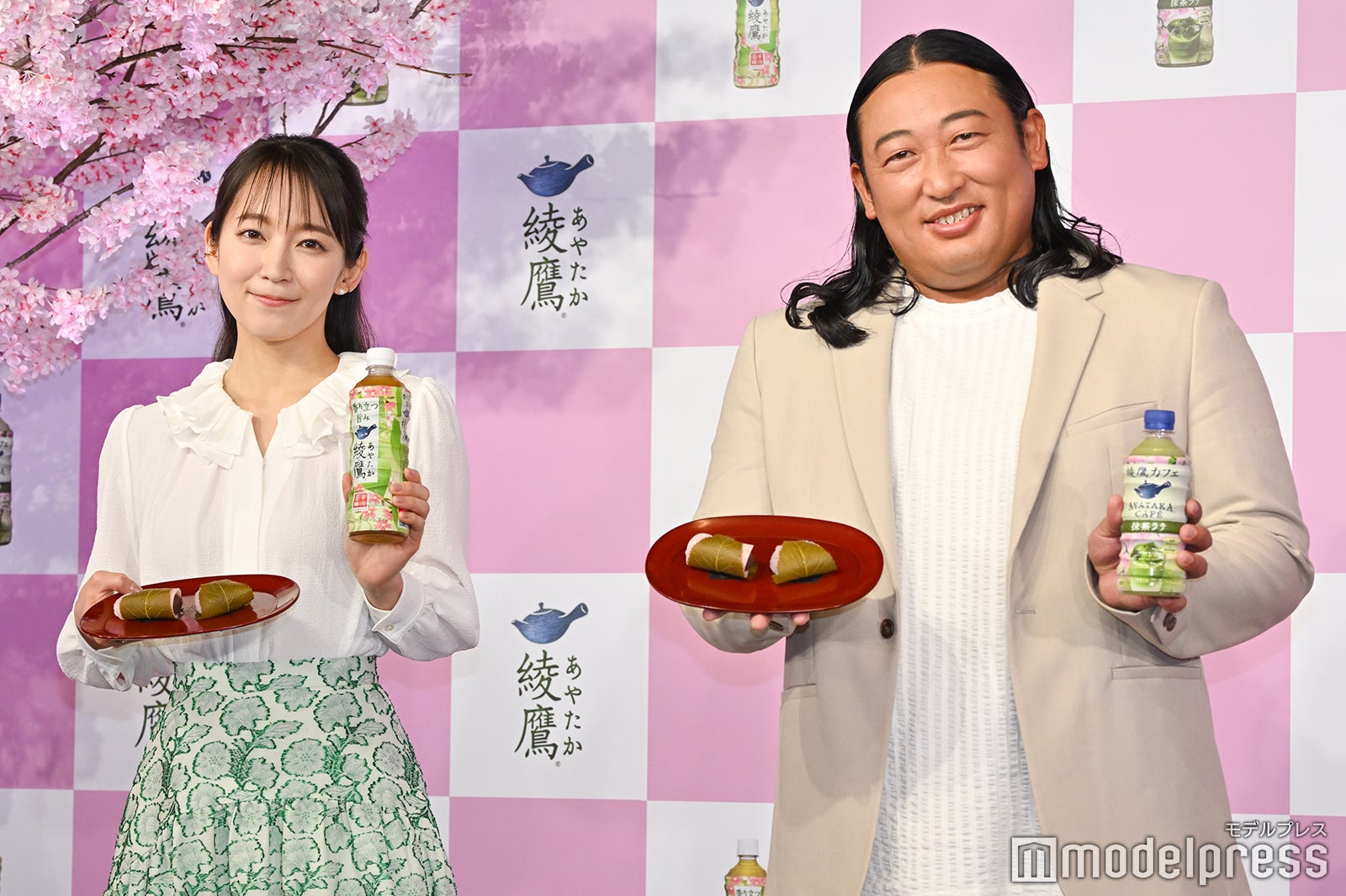 吉岡里帆、秋山竜次 （C）モデルプレス