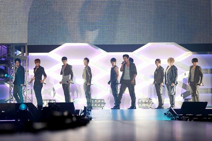 SUPER JUNIOR:左からソンミン、イトゥク、ヒチョル、ウニョク、ドンヘ、シウォン、イェソン、リョウク、シンドン、キュヒョン
