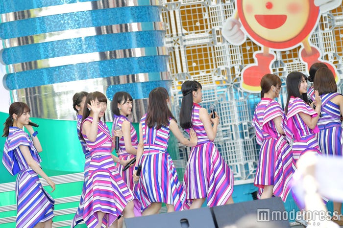 最後は背中を押す。1期生・最年少の齋藤飛鳥は後輩が可愛くてしかたない様子(C)モデルプレス