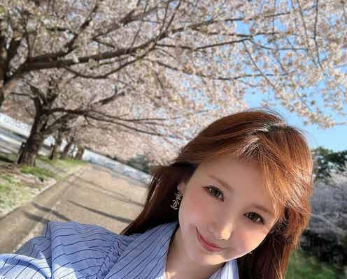 元「小悪魔ageha」“ももえり”桃華絵里、20歳の息子とカフェ満喫「上下ピンクコーデ素敵」「お洒落親子」の声