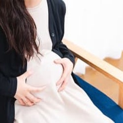 妊娠中「尿管結石」で緊急搬送!気が遠くなるほどの痛みに襲われて