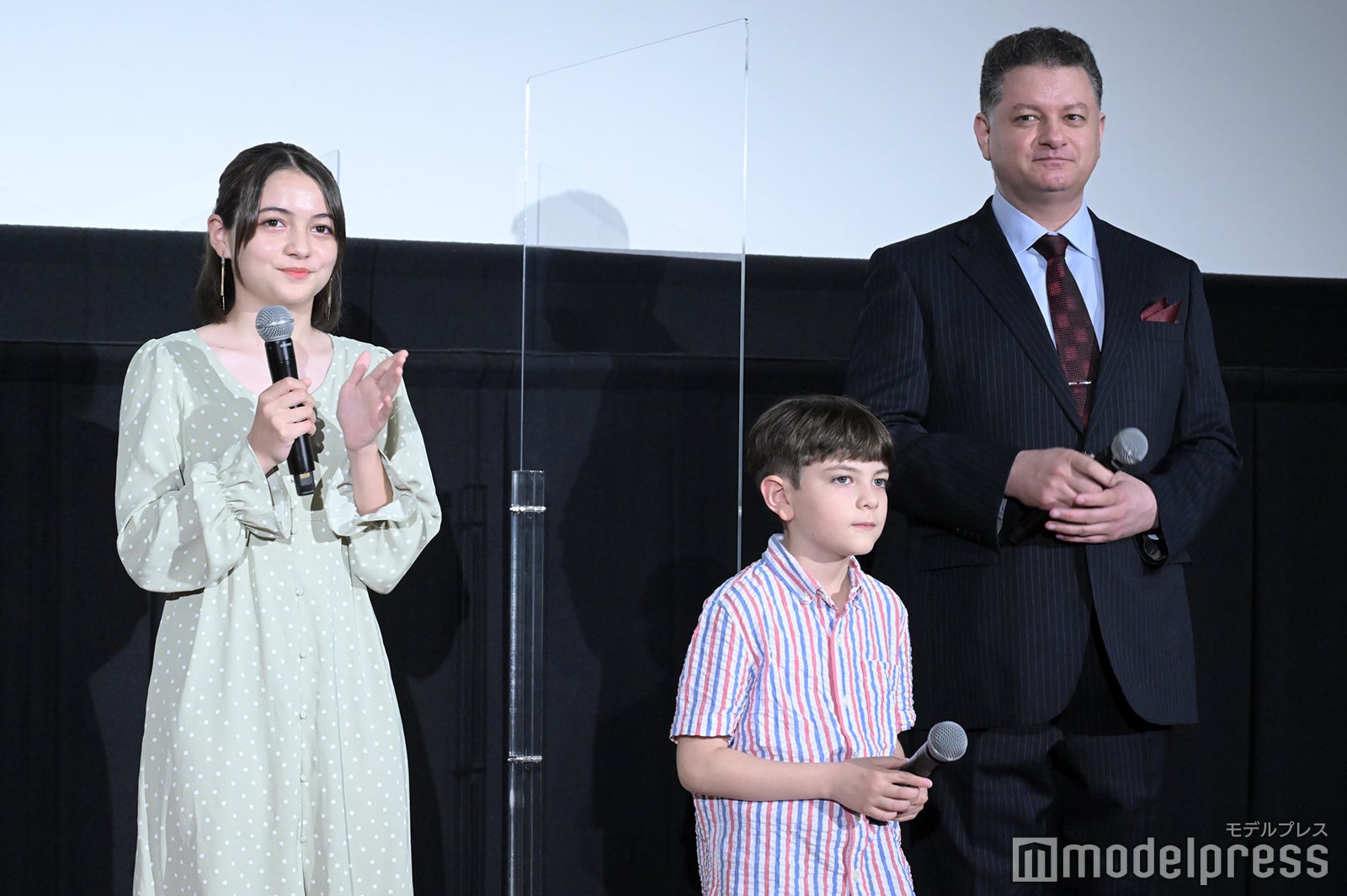 リリ・カーフィザデーさん、リオン・カーフィザデーさん、アラシ・カーフィザデーさん（C）モデルプレス