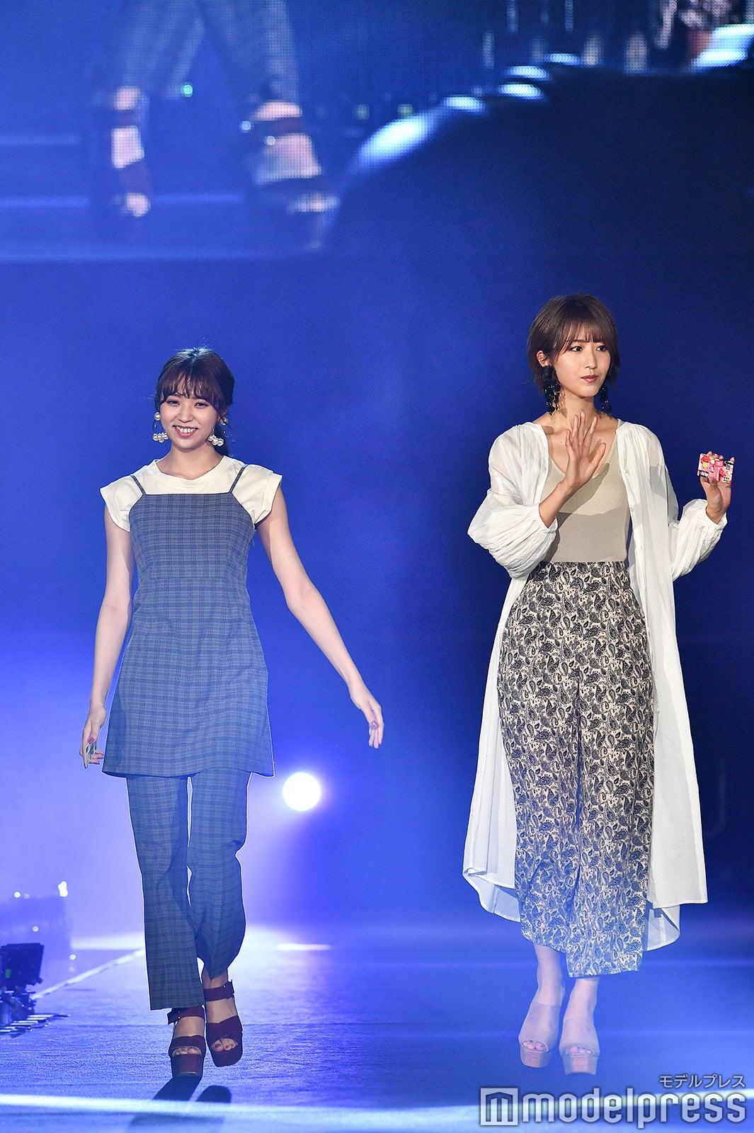 小林由依、土生瑞穂（C）モデルプレス