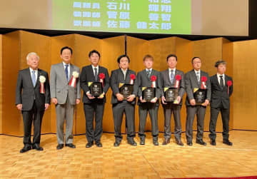 【地方競馬】2025IWATEKEIBAAWARDS サクラトップキッドを管理する伊藤和師は「岩手にもこういう馬がいるんだよ」とアピールを約束