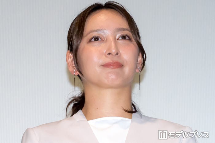 加藤夏希(C)モデルプレス