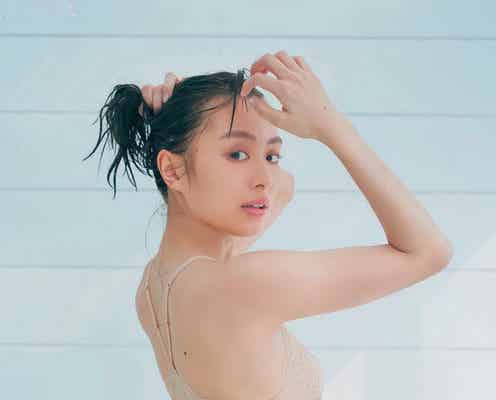 内田理央、大人えっちな“濡れベージュ”カット初公開<PEACH GIRL>