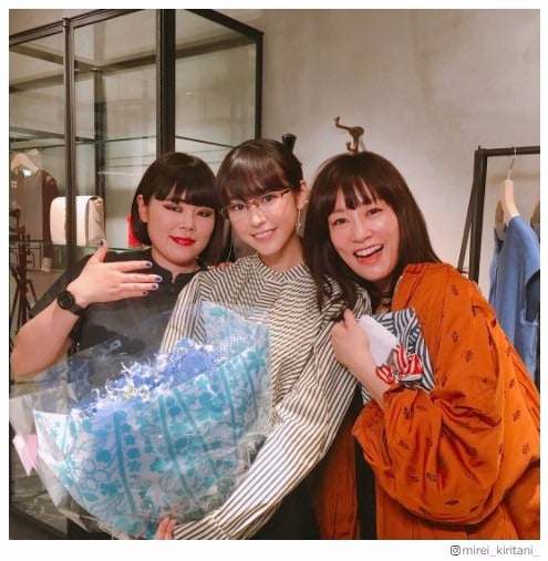 桐谷美玲「泣かされた」水川あさみ＆ブルゾンちえみからサプライズ 「人は見た目が100パーセント」クランクアップ