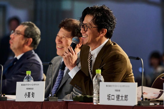 小栗旬/TREASURE HUNTING(提供写真)