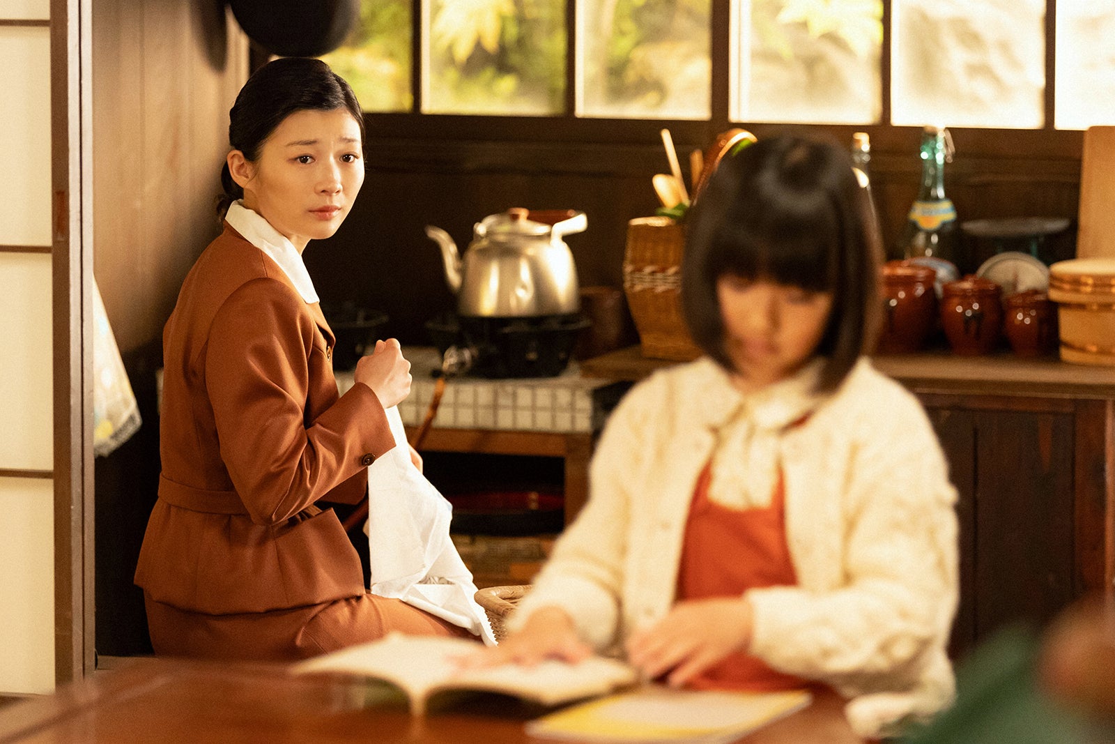 伊藤沙莉、竹澤咲子「虎に翼」（C）NHK