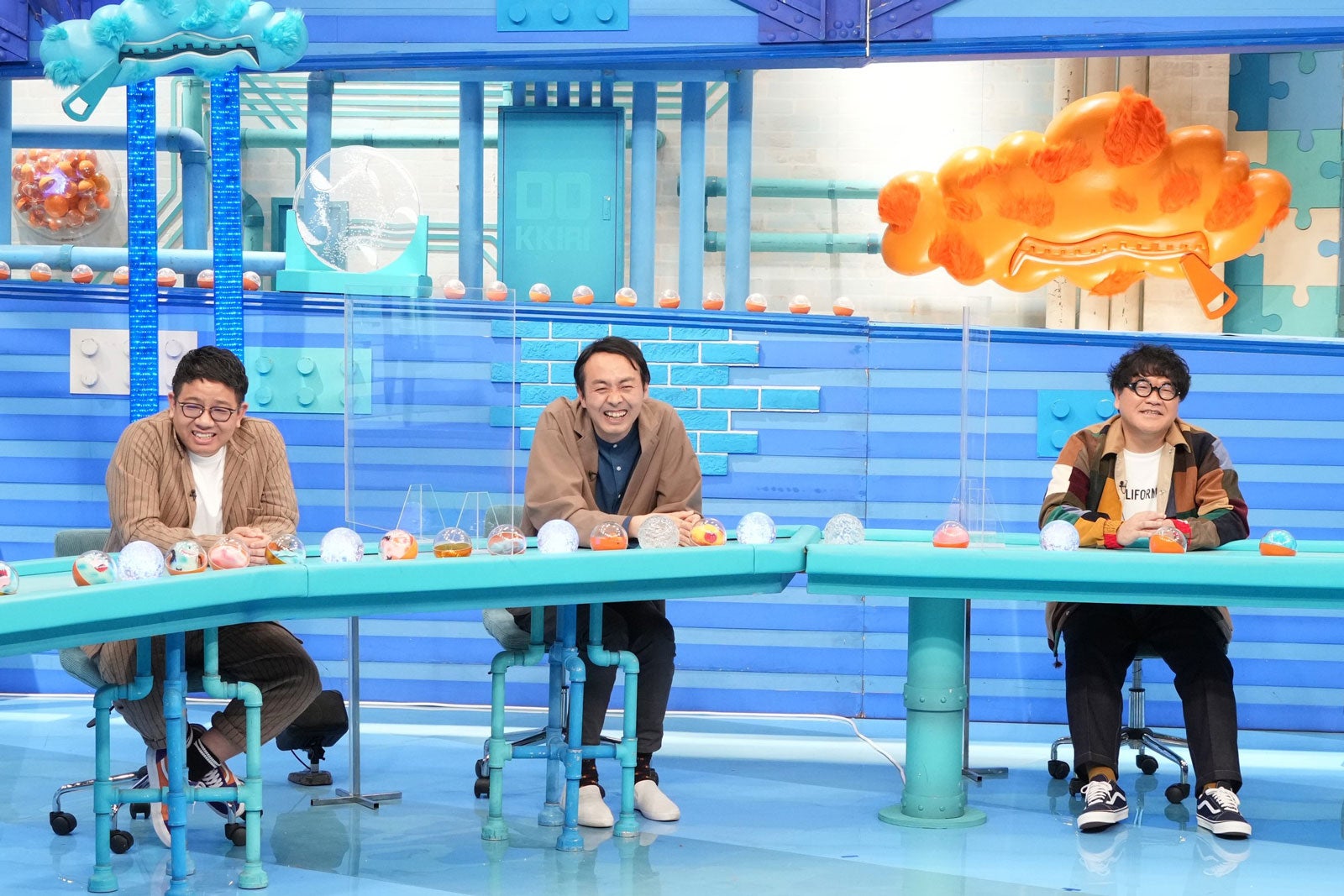 （左から）昴生、田中卓志、カンニング竹山 （C）フジテレビ