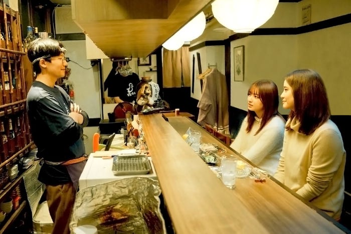 前原滉、吉川愛、山崎紘菜 (C)2022 HJ Holdings, Inc.