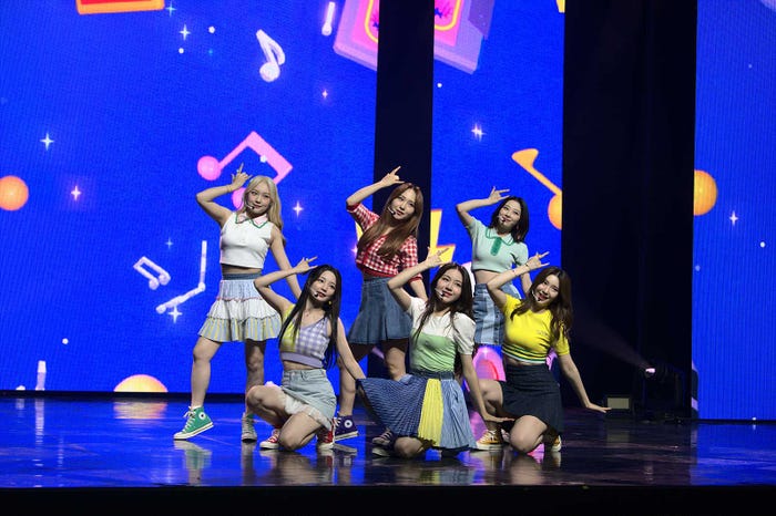 Rocket Punch (C)2021 Woollim Entertainment Co.,Ltd. / YOSHIMOTO KOGYO CO.,LTD.