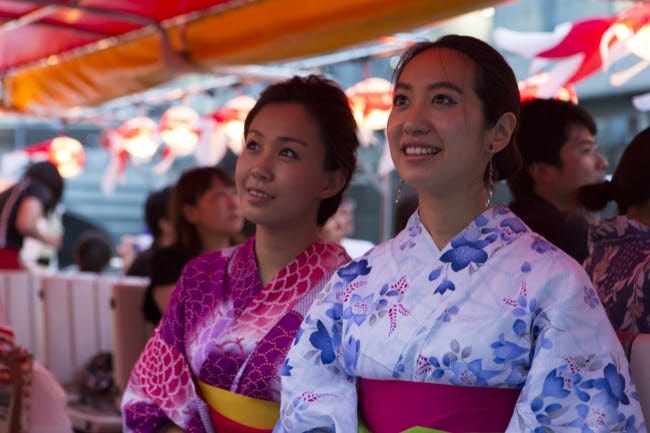 “金魚ちょうちん納涼船”で隅田川クルーズ 浴衣&かき氷食べ放題で夏気分