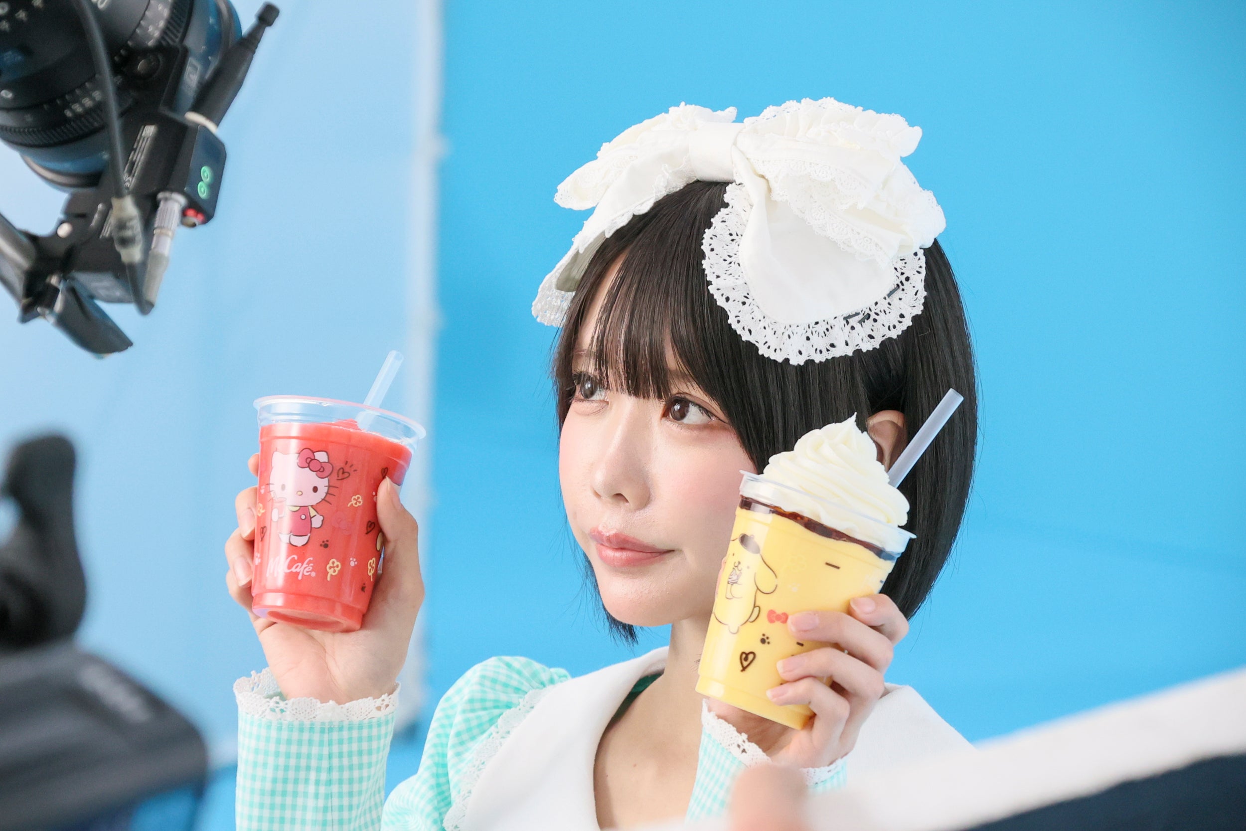 あの／マクドナルド新CM「マックに甘いの飲みにこないか キティとプリン」篇メイキング（提供写真）