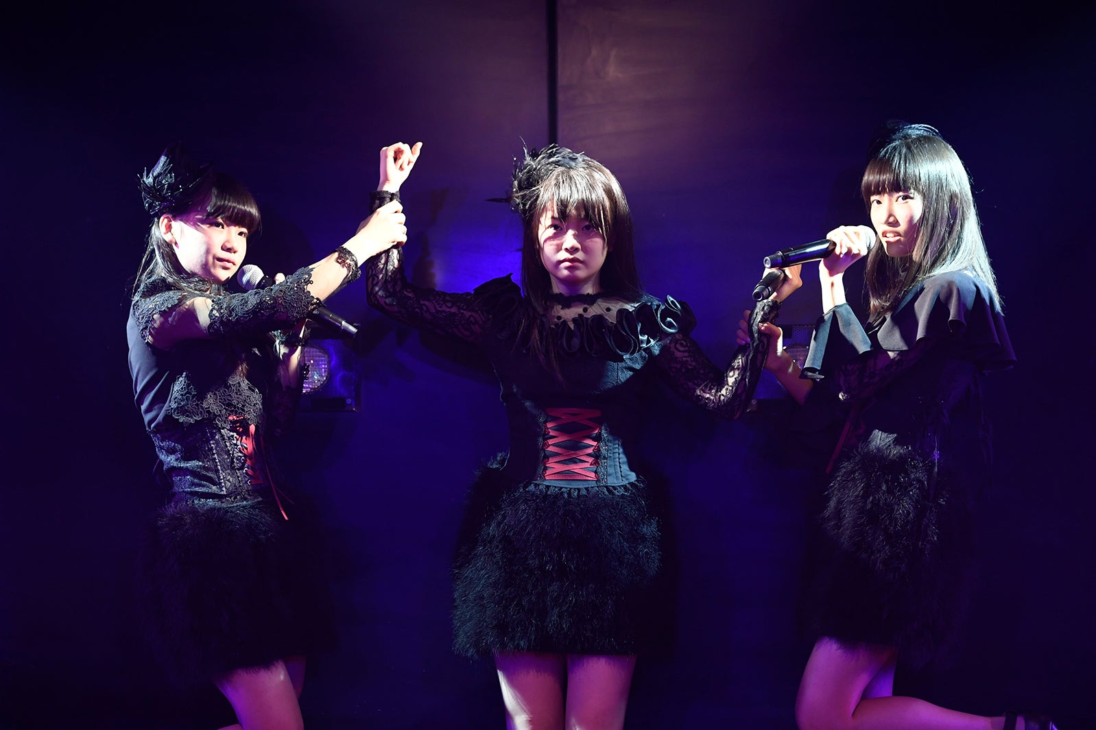 安田叶、武藤小麟、黒須遥香／16期研究生初日公演（C）AKS