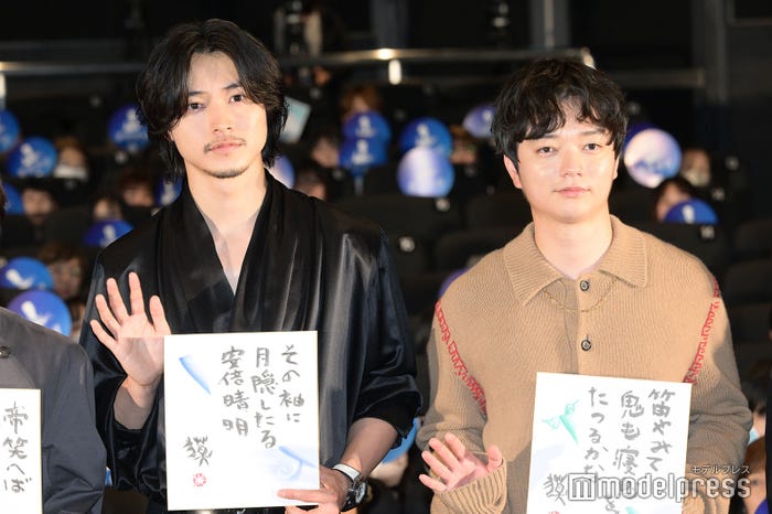 山崎賢人、染谷将太(C)モデルプレス