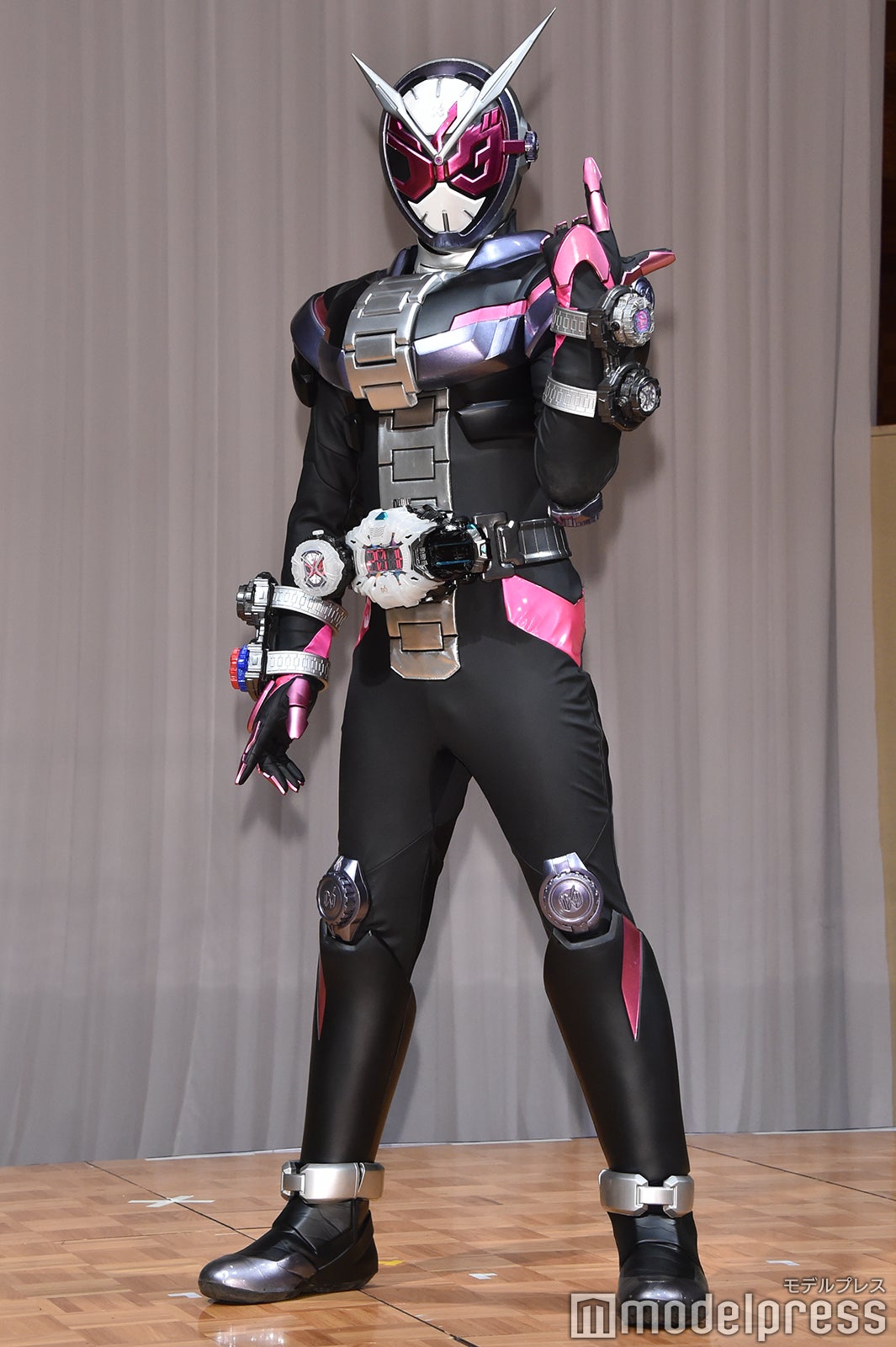 （C）モデルプレス