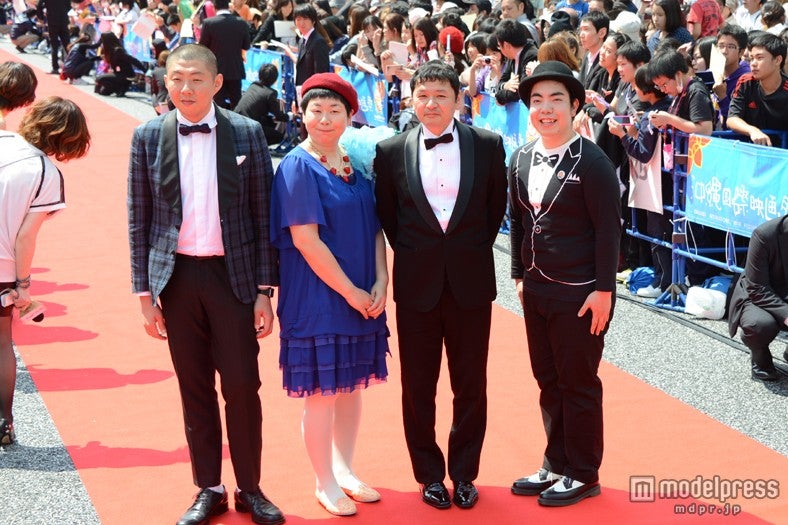 （左より）荒川良々、大島美幸、藤田容介監督、徳永ゆうき