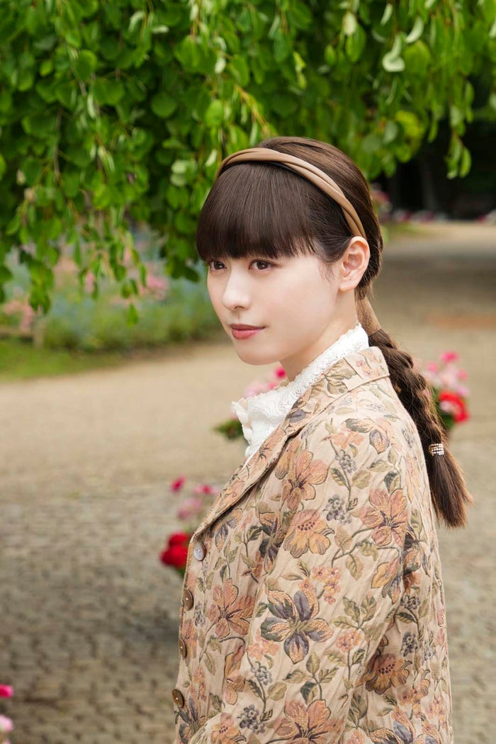 福原遥、ファッションに注目「マル秘の密子さん」クランクイン