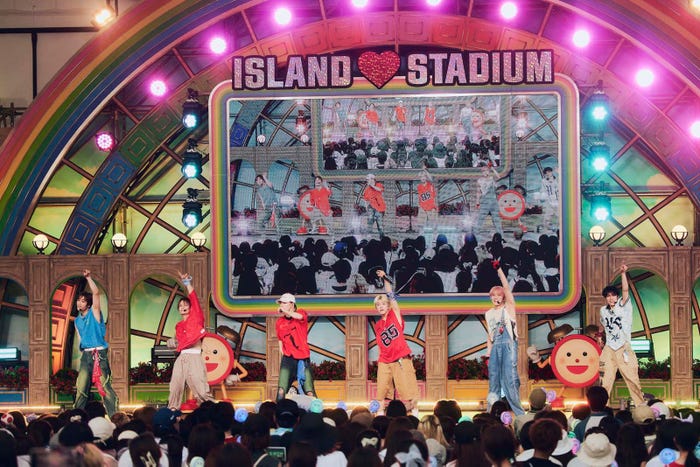 DXTEEN(C)LAPONE Entertainment