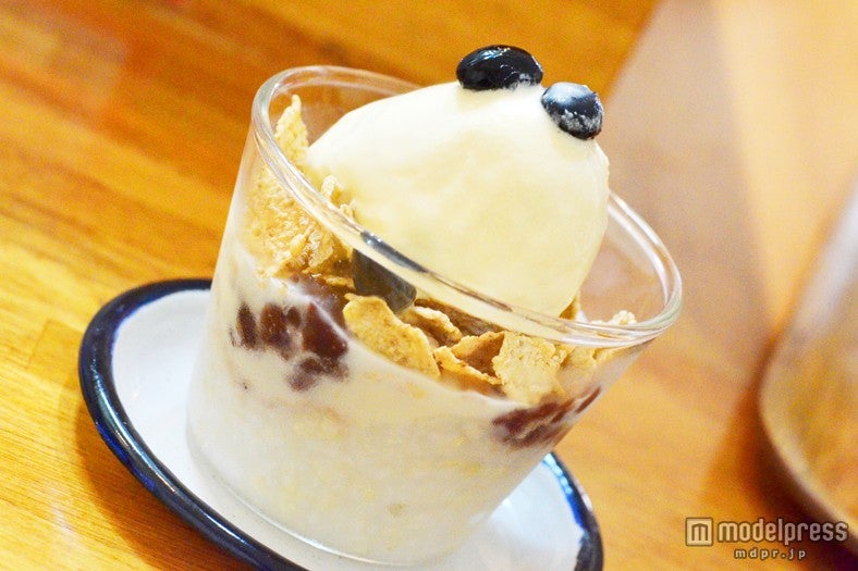 甘さ控えめで食べやすい「玄米パフェ」￥400