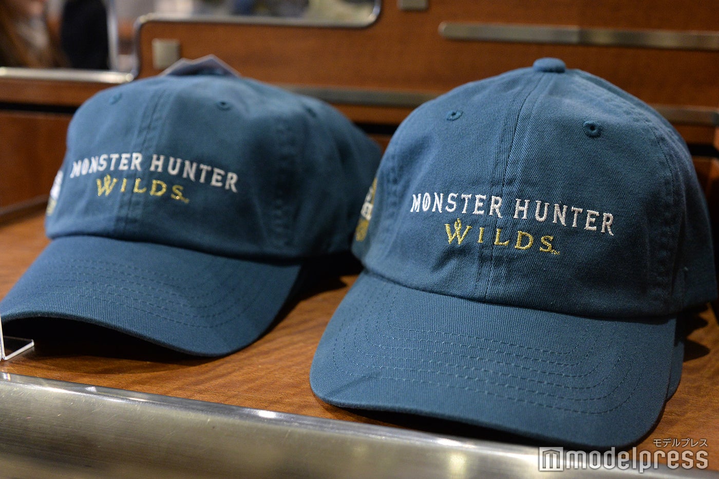 (C)モデルプレス