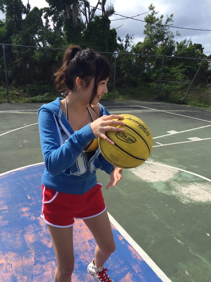 京佳/「ヤングガンガン」オフショット(画像提供:所属事務所)