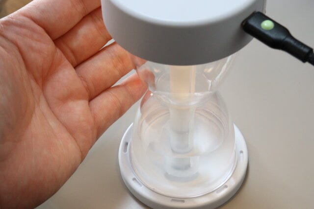 USB式加湿器（砂時計型）　ライト点灯