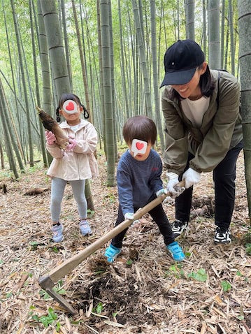 吉木りさ、子どもたちとたけのこ掘り＆BBQを満喫「たけのこと野菜とあとお肉でBBQ」