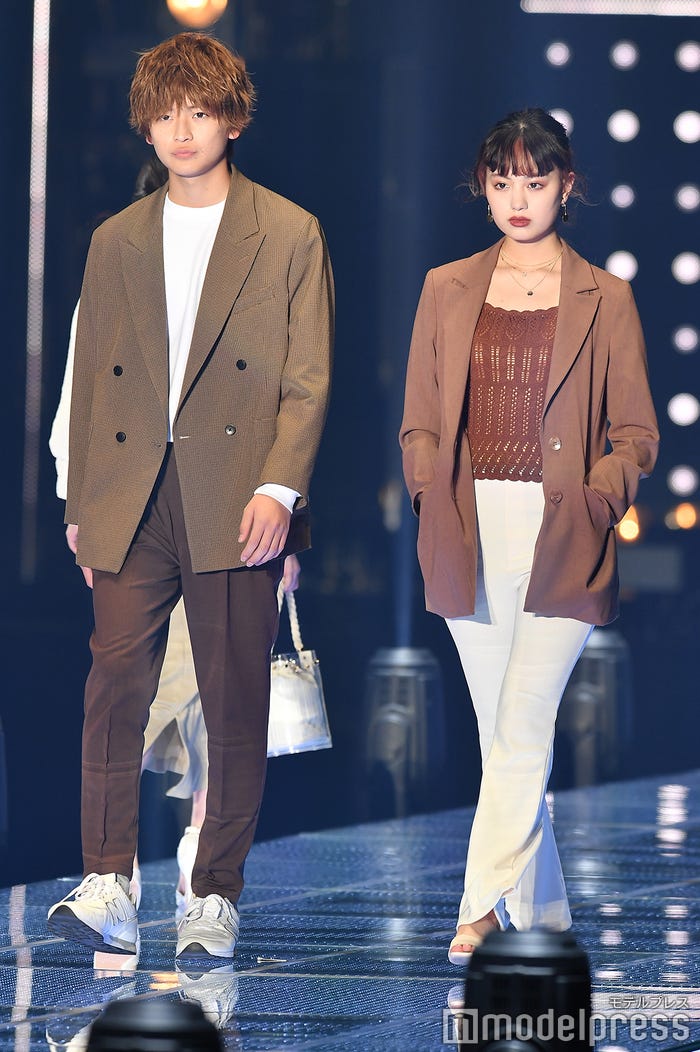 高橋文哉、鶴嶋乃愛(C)モデルプレス