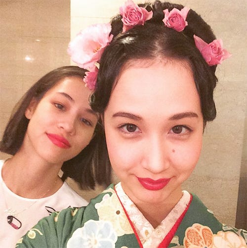 水原希子（左）が妹・佑果の成人式をサポート／水原佑果Instagramより
