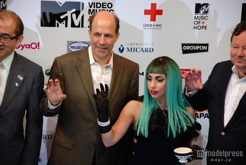 レディー・ガガ、ヤフオクに“キスマーク入り”私物出品