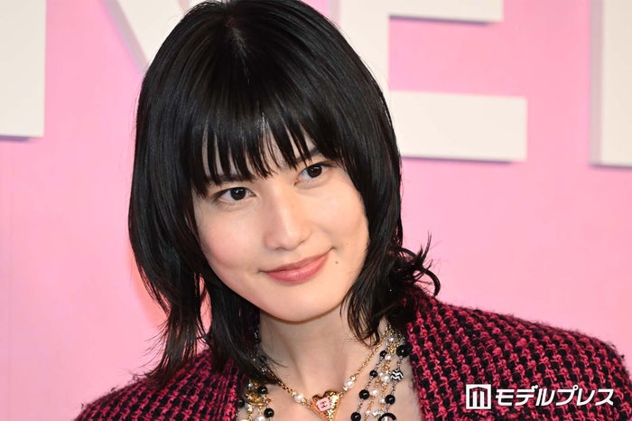 橋本愛、すっぴんドアップショット公開「ビジュ強すぎる」「肌綺麗」の声