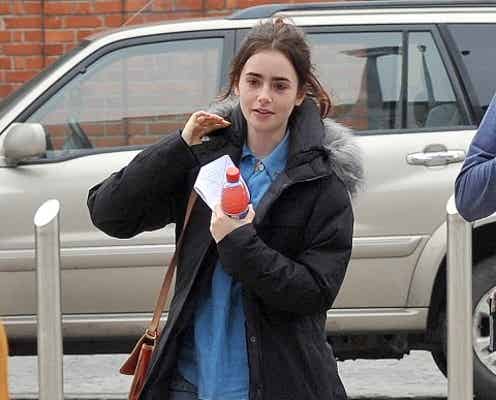 化粧なしとは思えない!リリー・コリンズのメリハリあるすっぴん